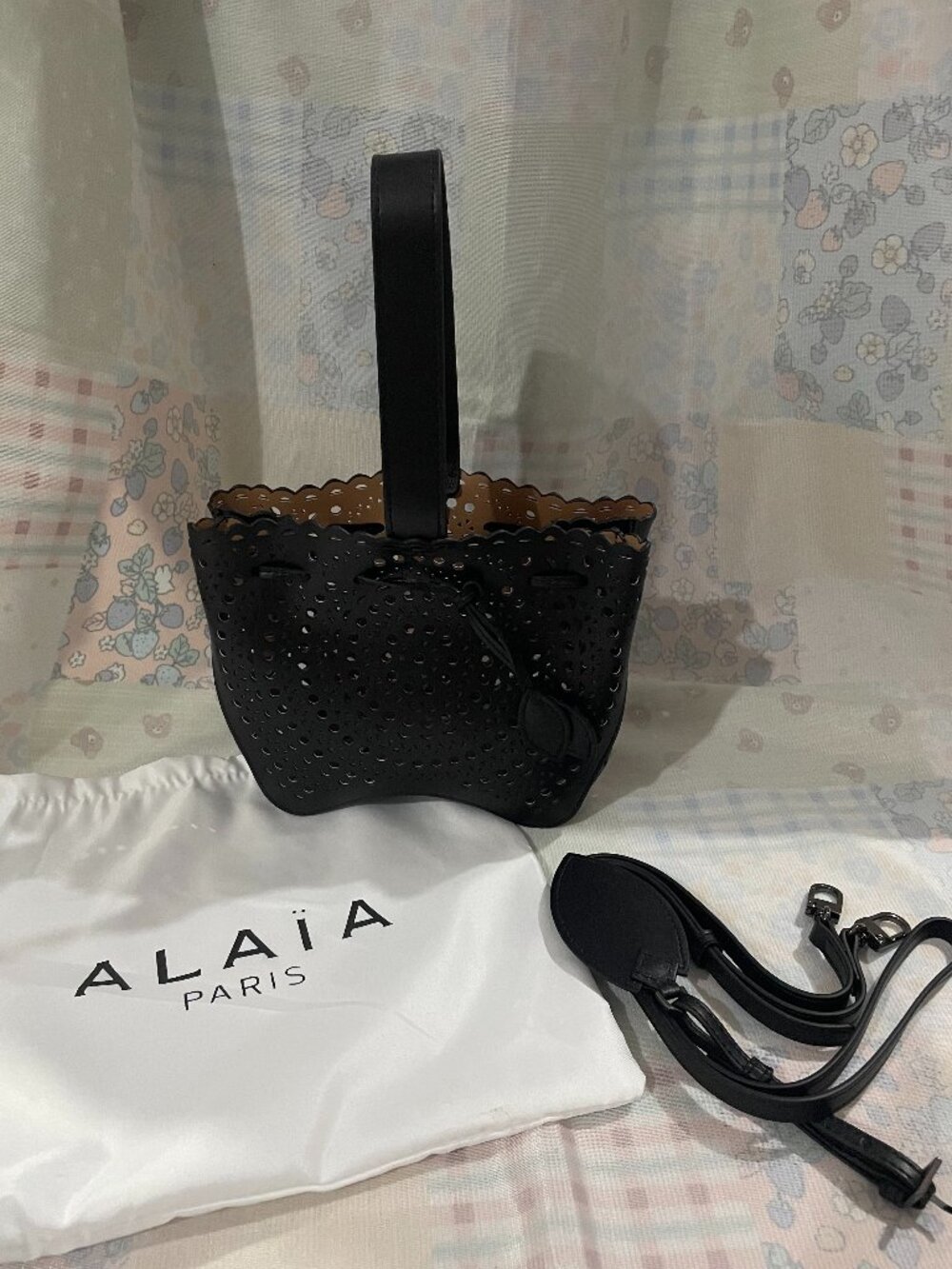 Alaia Le Mina 20 Cut-out Tote Bag